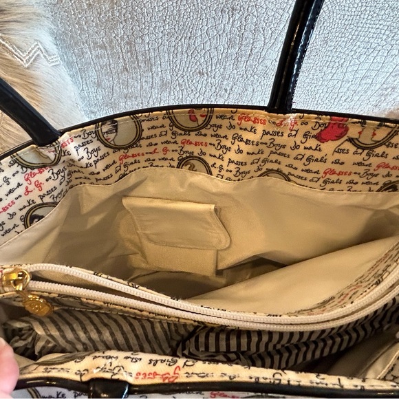 Lulu Guinness Boys & Girls Tote Black White w Black Rolled Patton Handles. - Picture 12 of 16